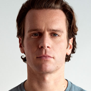 Headshot of Jonathan Groff